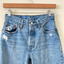 Load image into Gallery viewer, Distressed Levi&#39;s 501 Jeans
