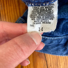 Load image into Gallery viewer, Vintage High Waist L.L. Bean Jeans
