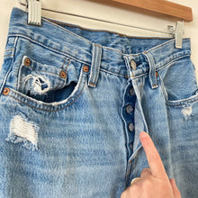 Load image into Gallery viewer, Distressed Levi&#39;s 501 Jeans
