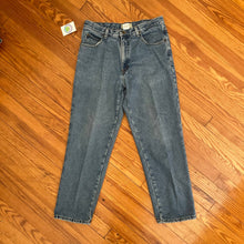 Load image into Gallery viewer, Flannel Lined L.L. Bean Jeans
