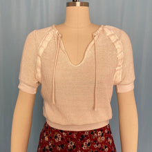 Load image into Gallery viewer, 1970s Cream Knit Top
