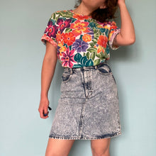 Load image into Gallery viewer, 90s Acid Washed Mini Skirt
